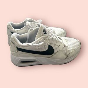 Nike Air Sneakers White & Black Swoosh | Women’s 5.5